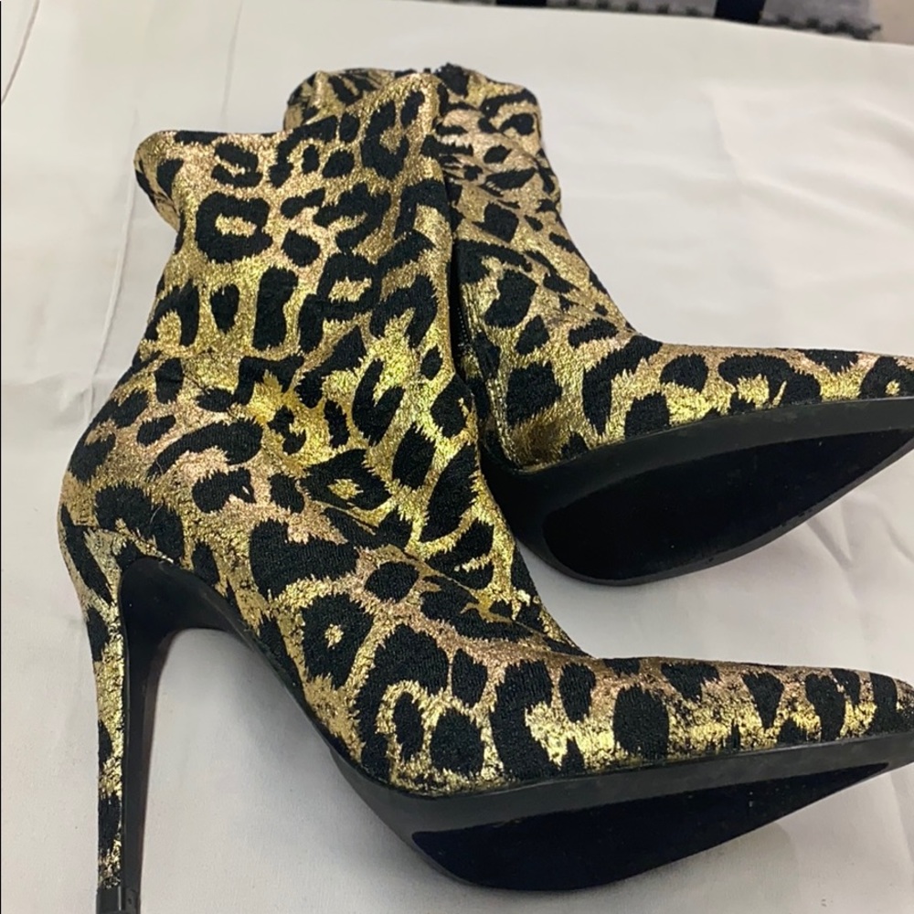 Leopard short boots